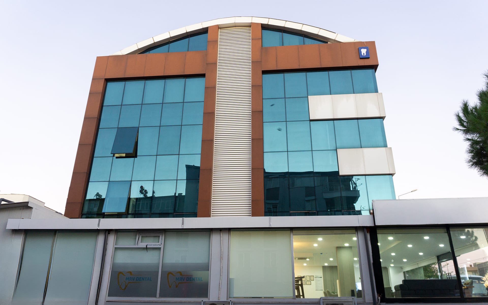 Antalya MRV Dental diş kliniği dış cephe fotoğrafı