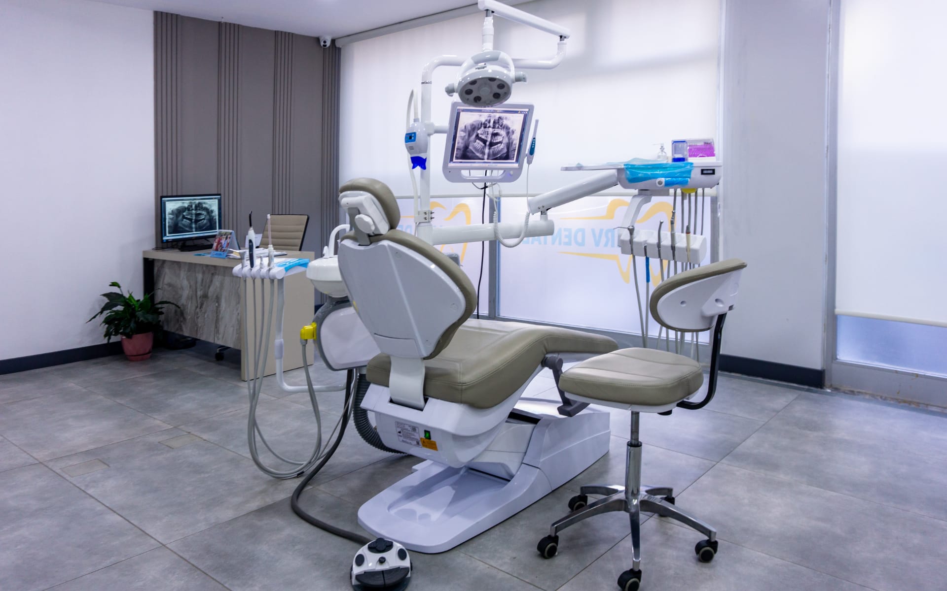 MRV Dental Antalya diş üniti ve klinik odası