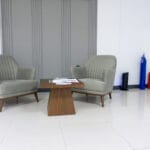 MRV Dental klinik içi oturma alanı