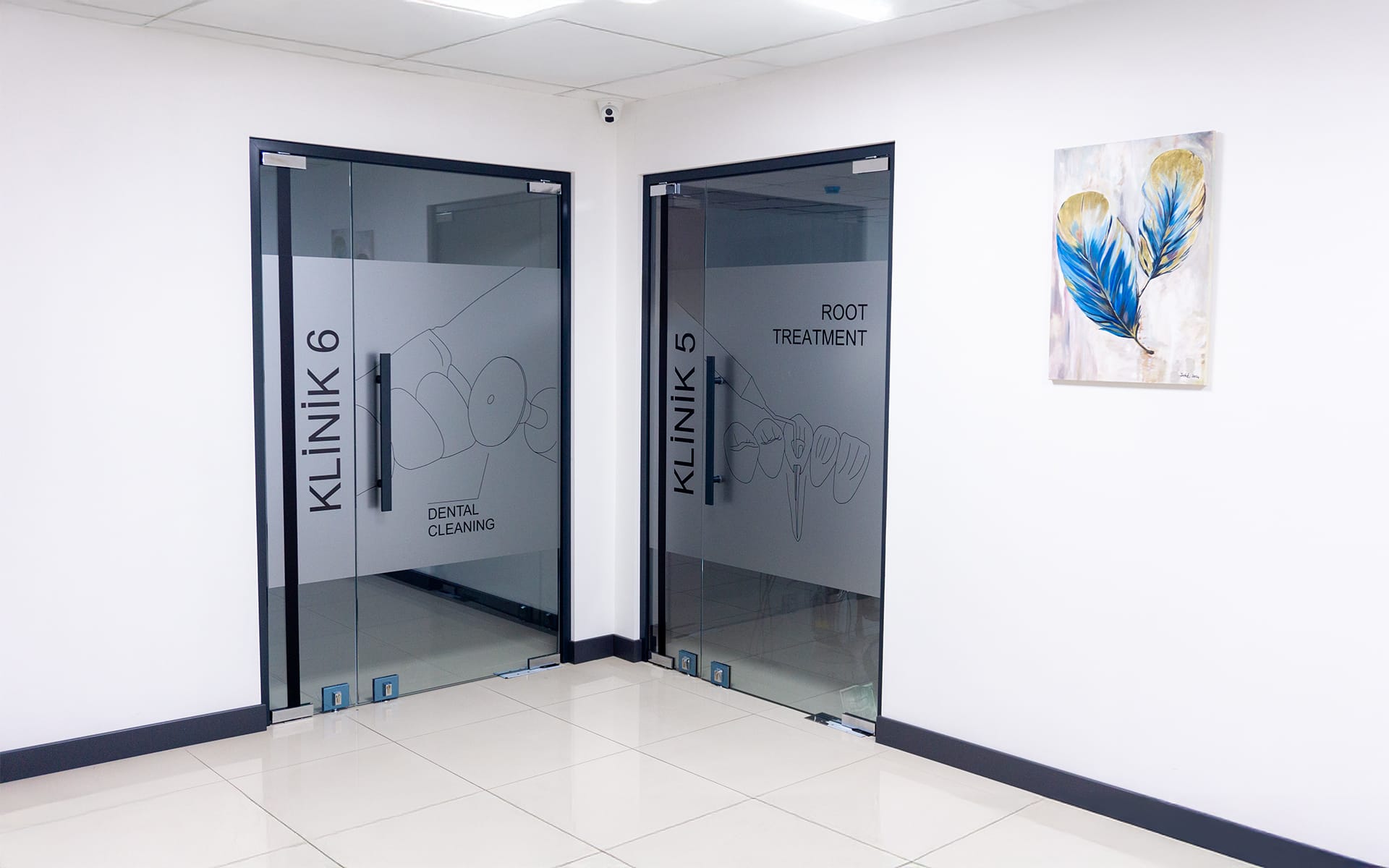 MRV Dental klinik giriş koridoru