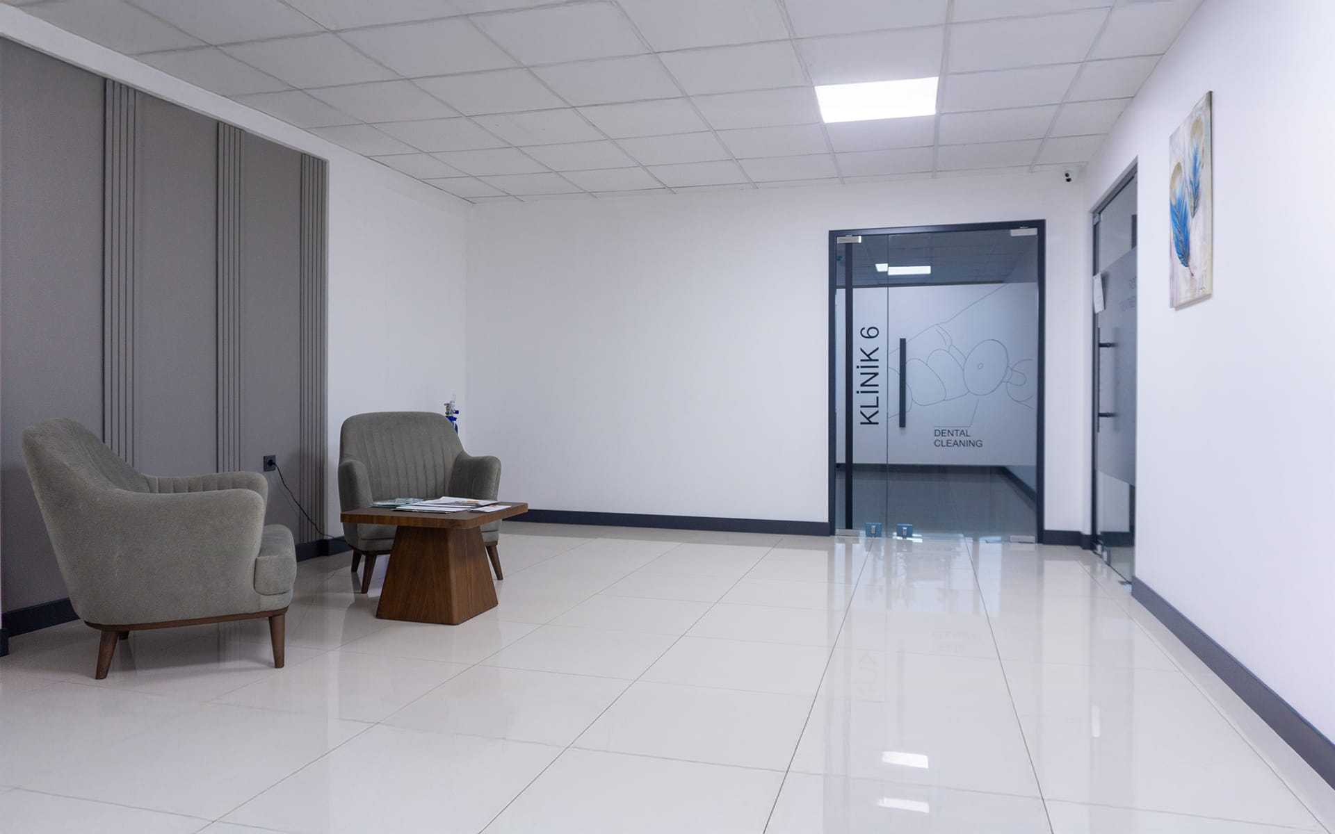 MRV Dental klinik iç koridoru